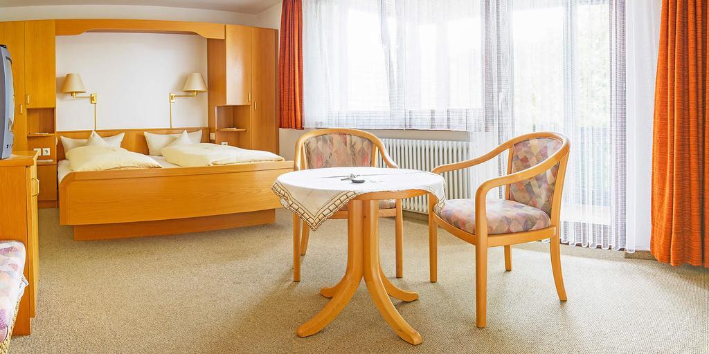 Gasthof Und Pension Zum Kreuz Lautenbach Quarto foto
